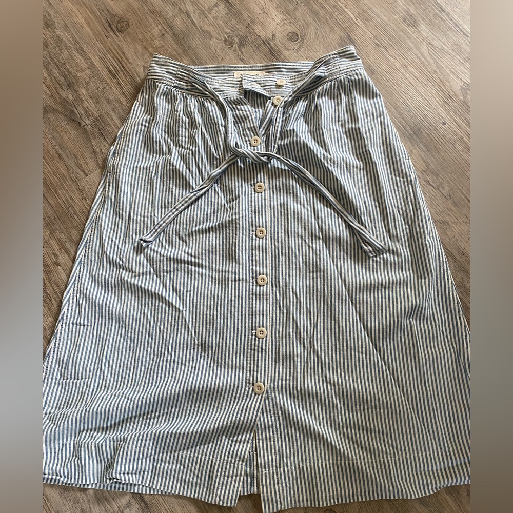 Madewell midi skirt. Size 6